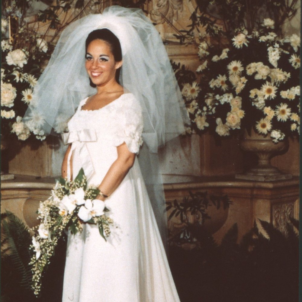 WEDDING GOWN